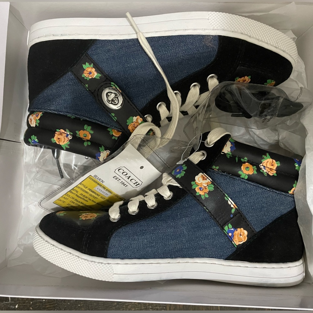 NWT Rare Coach Pembroke Tea Rose Sneakers